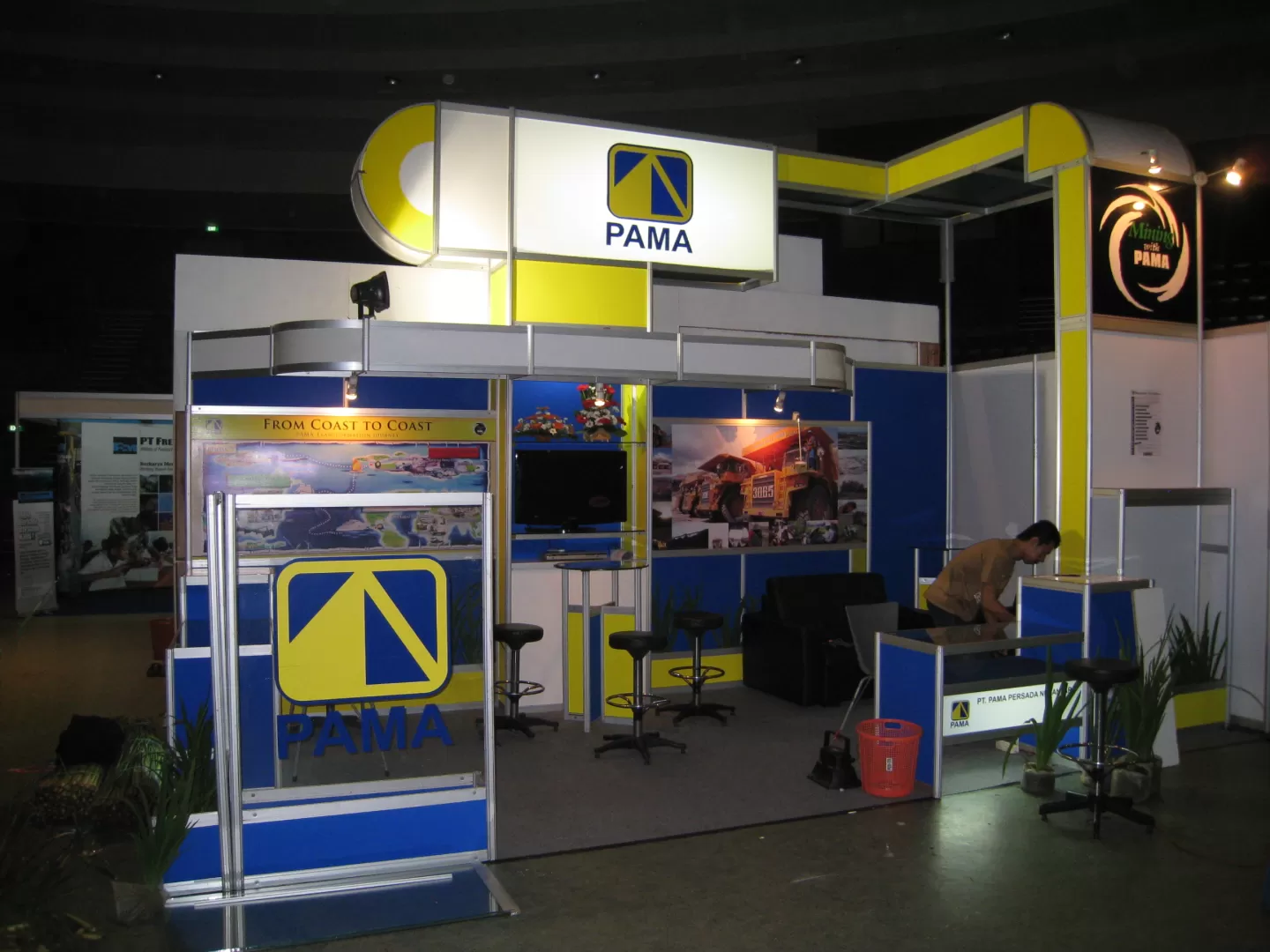 BOOTH DESAIN PAMA - Special system Allumunium R8 di BANDUNG