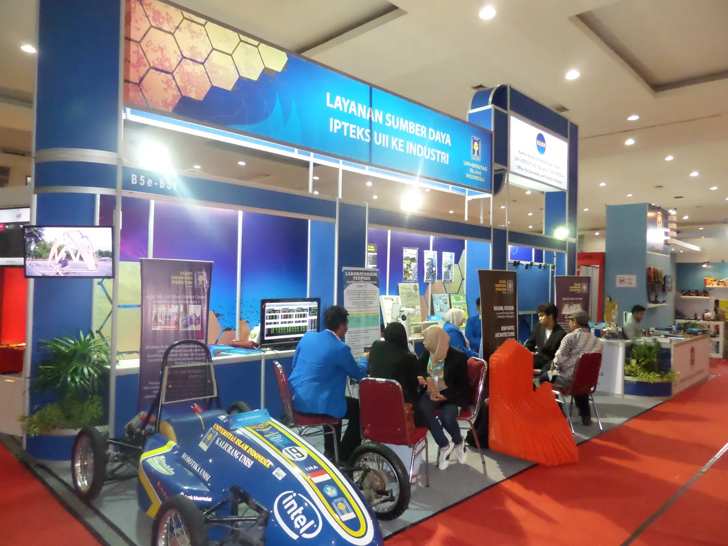 BOOTH UII JIFINA - Special system Allumunium R8 di YOGYAKARTA